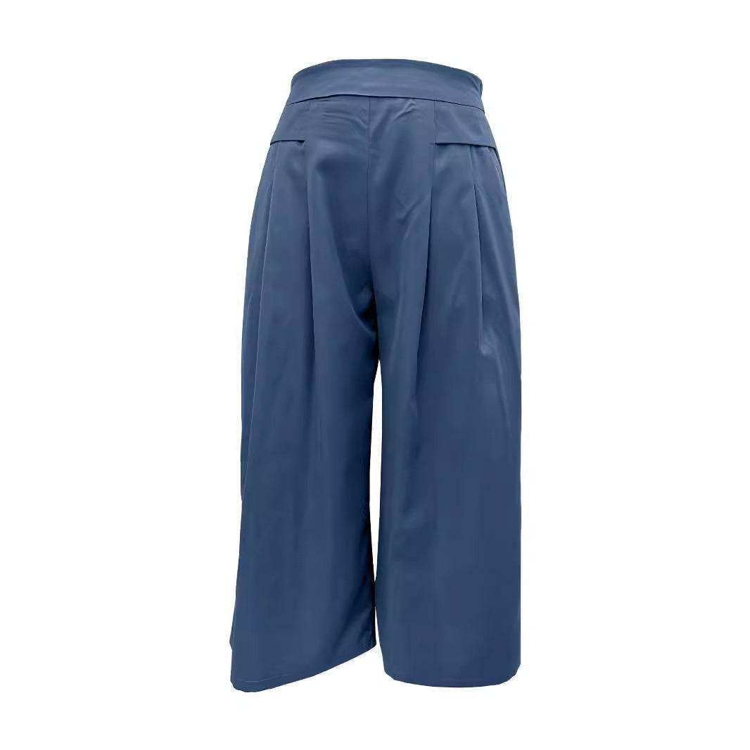 Wide trousers for women with elegant pleats and practical pockets Lune London