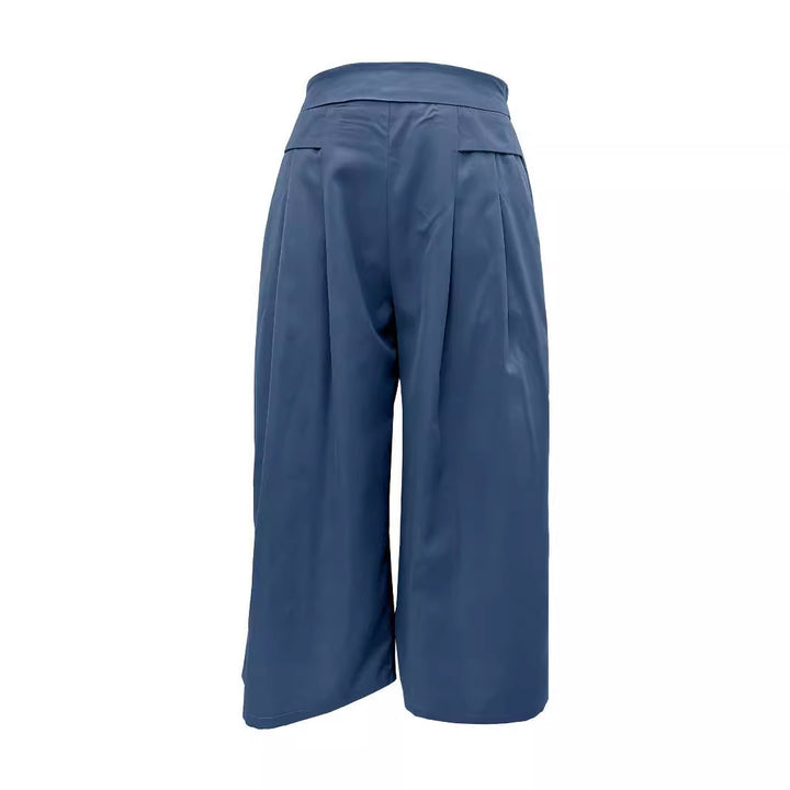 Wide trousers for women with elegant pleats and practical pockets Lune London