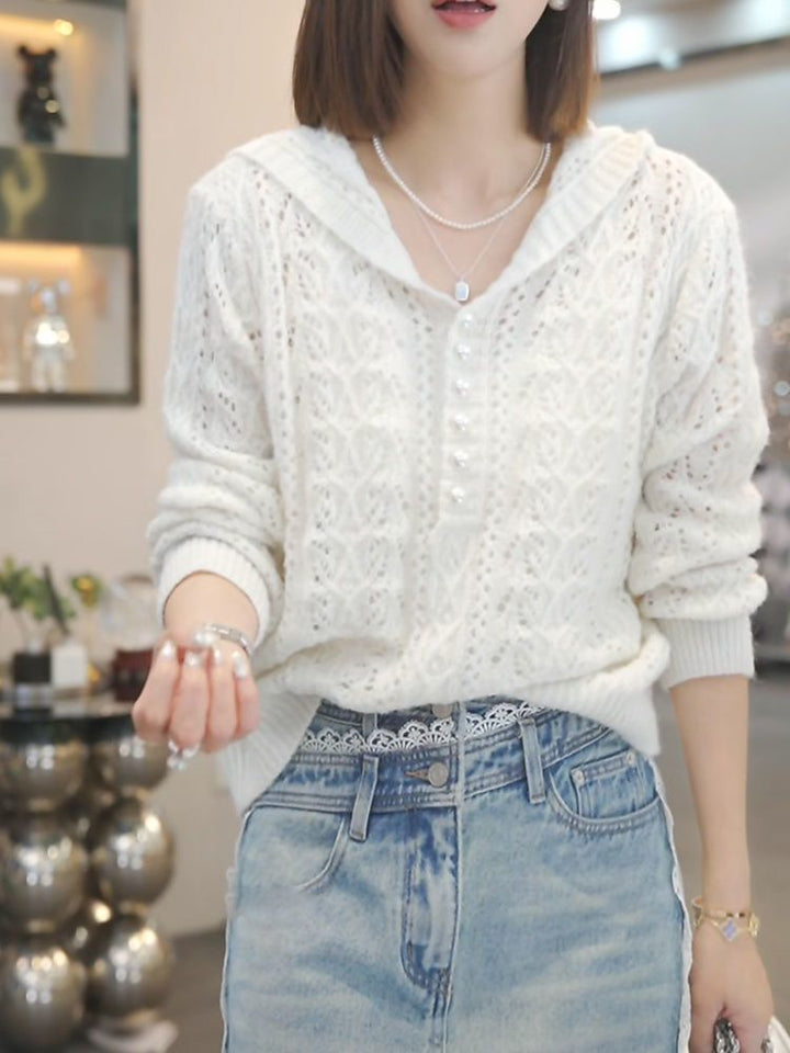 Pull en tricot pour femmes avec capuche et détails de boutons élégants Chic & Stil