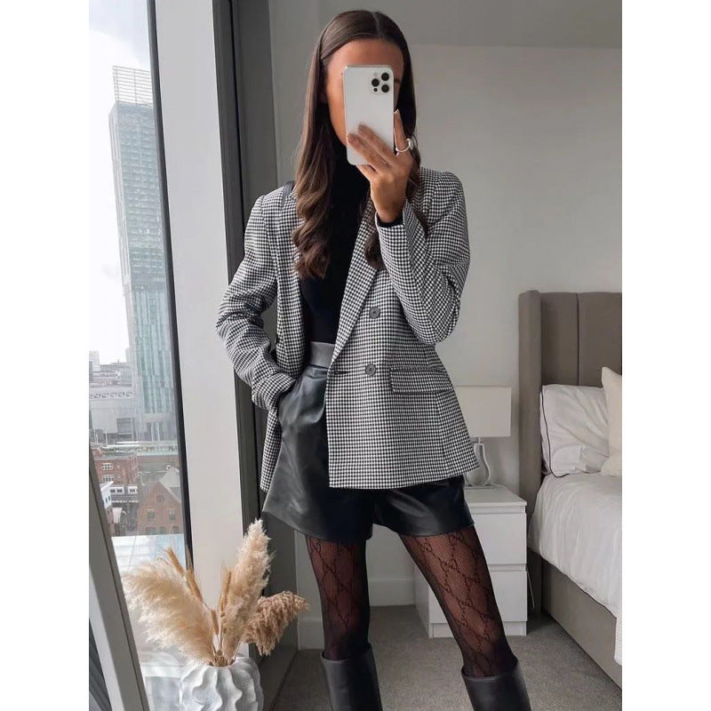 Plaid blazer jacket for women with double-breasted closure and ideal fit Lune London