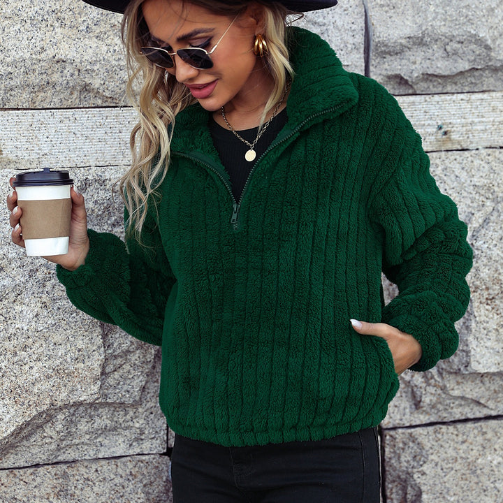 Fleece pullover for women in a casual chic style
