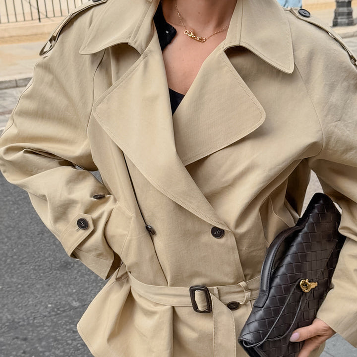 Trendy women's trench coat with elegant cut and practical pockets Lune London