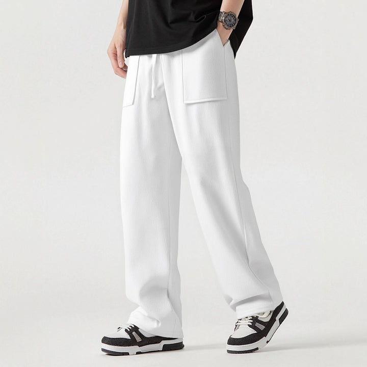 Casual cargo pants for men with practical pockets and elastic waist Lune London