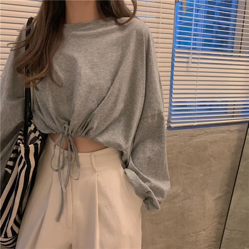 Women Cropped Sweatshirt with innovative drawstring and oversized sleeves Lune London