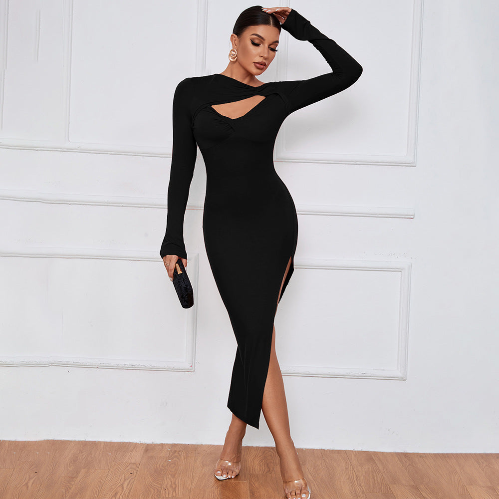 Elegant long sleeve dress for women with stylish cut and high slit Chic & Stil
