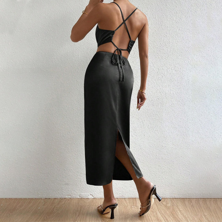 Elegant satin maxi dress for women with a chic V-neckline and delicate straps Chic & Stil