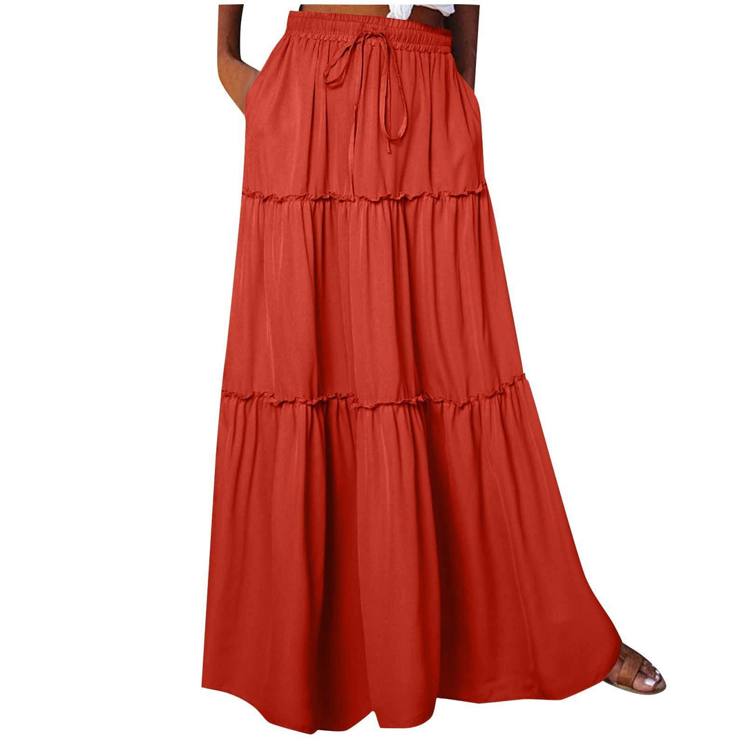Long and flowing skirt for women with an elastic waistband and practical pockets Lune London