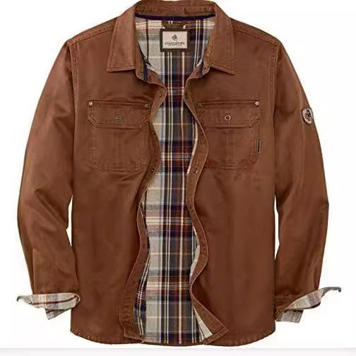 Functional flannel shirt for men with a practical pocket layout and an attractive checkered design Lune London