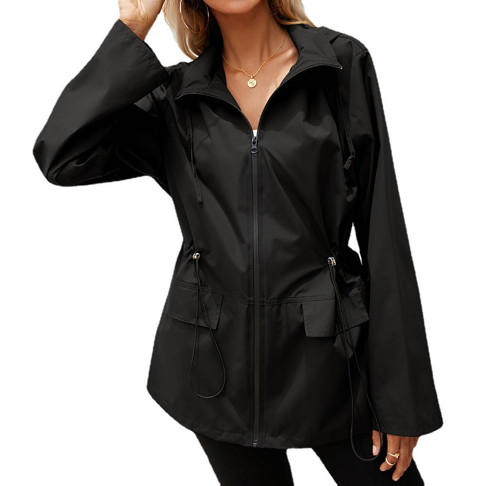 Veste de pluie légère pour femmes avec capuche et taille ajustable Lune London