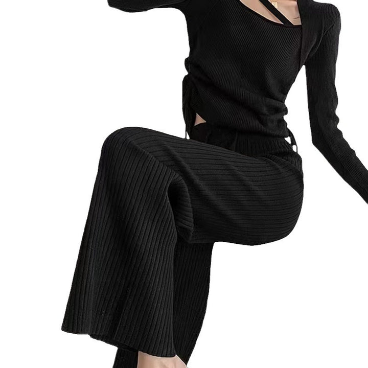 Pull enveloppant pour femmes avec un élégant design côtelé et un col en V Chic & Stil