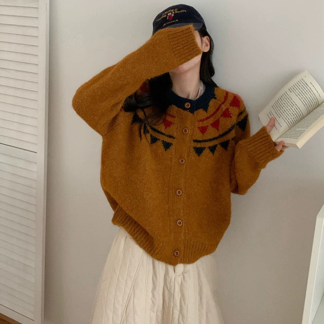 Chunky knit cardigan for women with elaborate colorful pattern and comfortable button closure Lune London