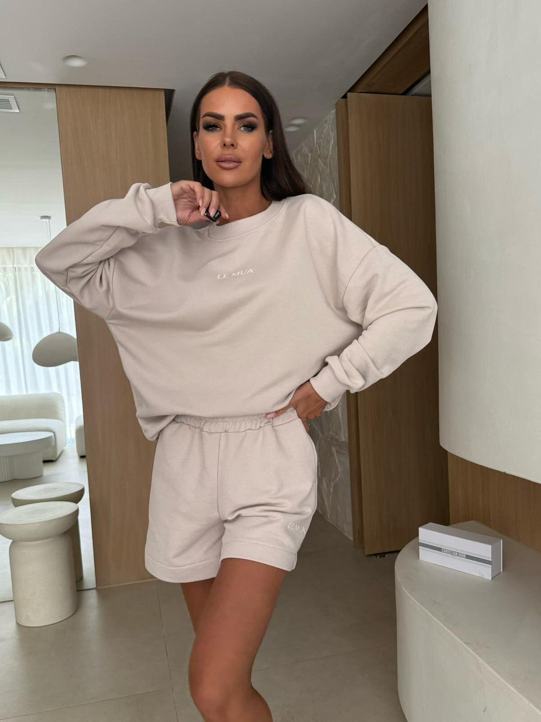 Women's casual leisure set with oversized sweatshirt and comfortable shorts Chic & Stil