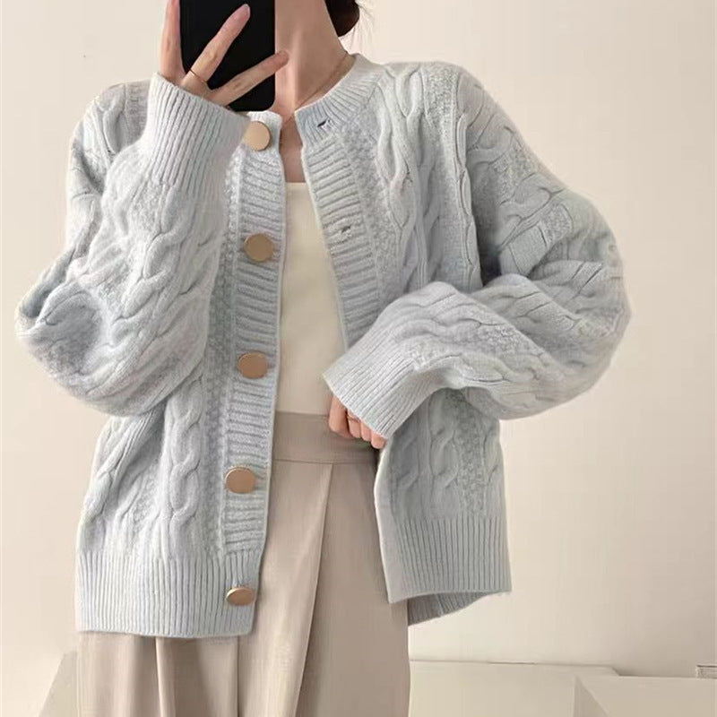 Cardigan pour femmes avec motif en cable et grands boutons Chic & Stil