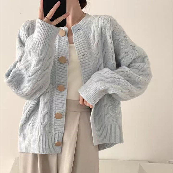 Cardigan pour femmes avec motif en cable et grands boutons Chic & Stil