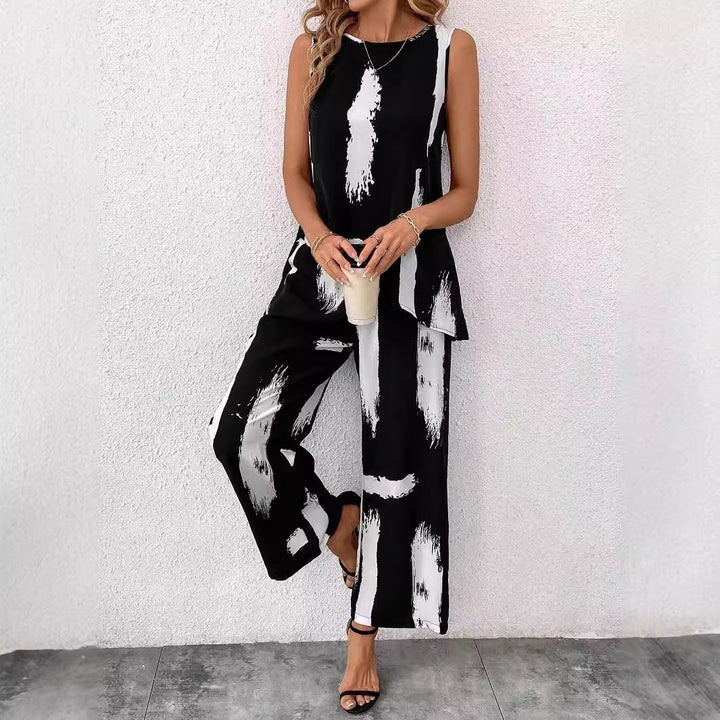 Two-piece women's set with a casual top and wide-leg pants Lune London