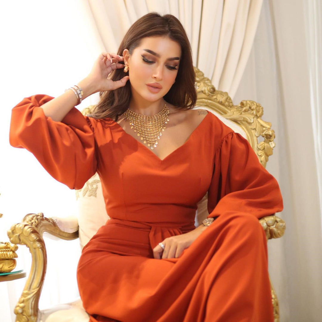 Ladies Elegant Maxi Dress with Voluminous Sleeves and Chic Fitted Draping Style