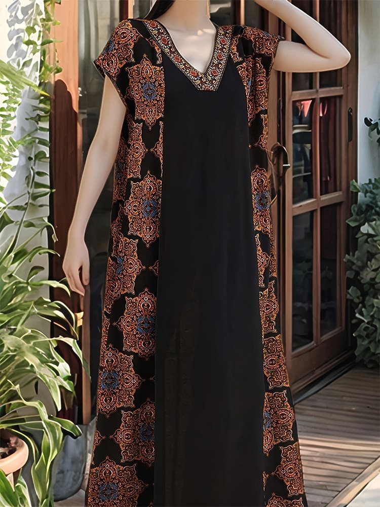 Maxi dress for women with elaborate embroidery details and a flowy fit Lune London