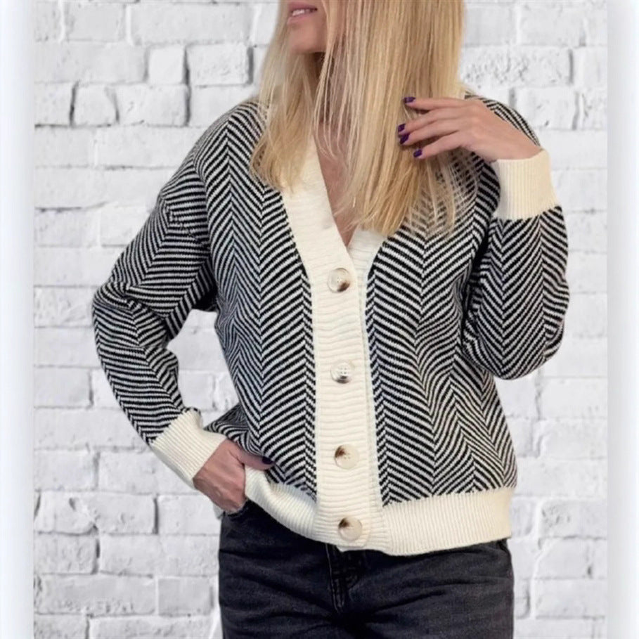 Trendy women's jacket with herringbone pattern and buttons Lune London