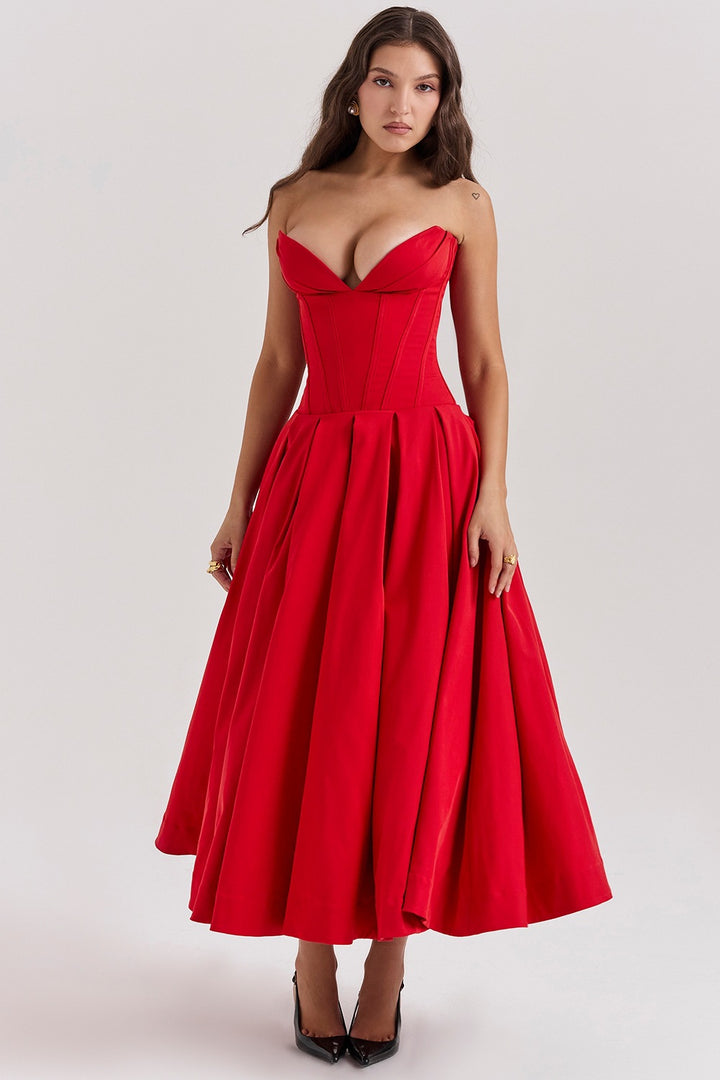 Maxi Couture Dress for women with an elegant heart neckline and a flared skirt Chic & Stil