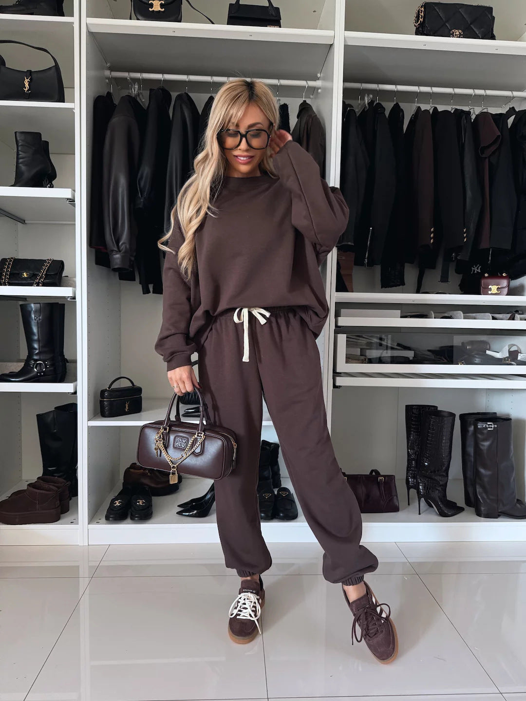 Women's casual tracksuit with elegant cut and comfortable fit Chic & Stil