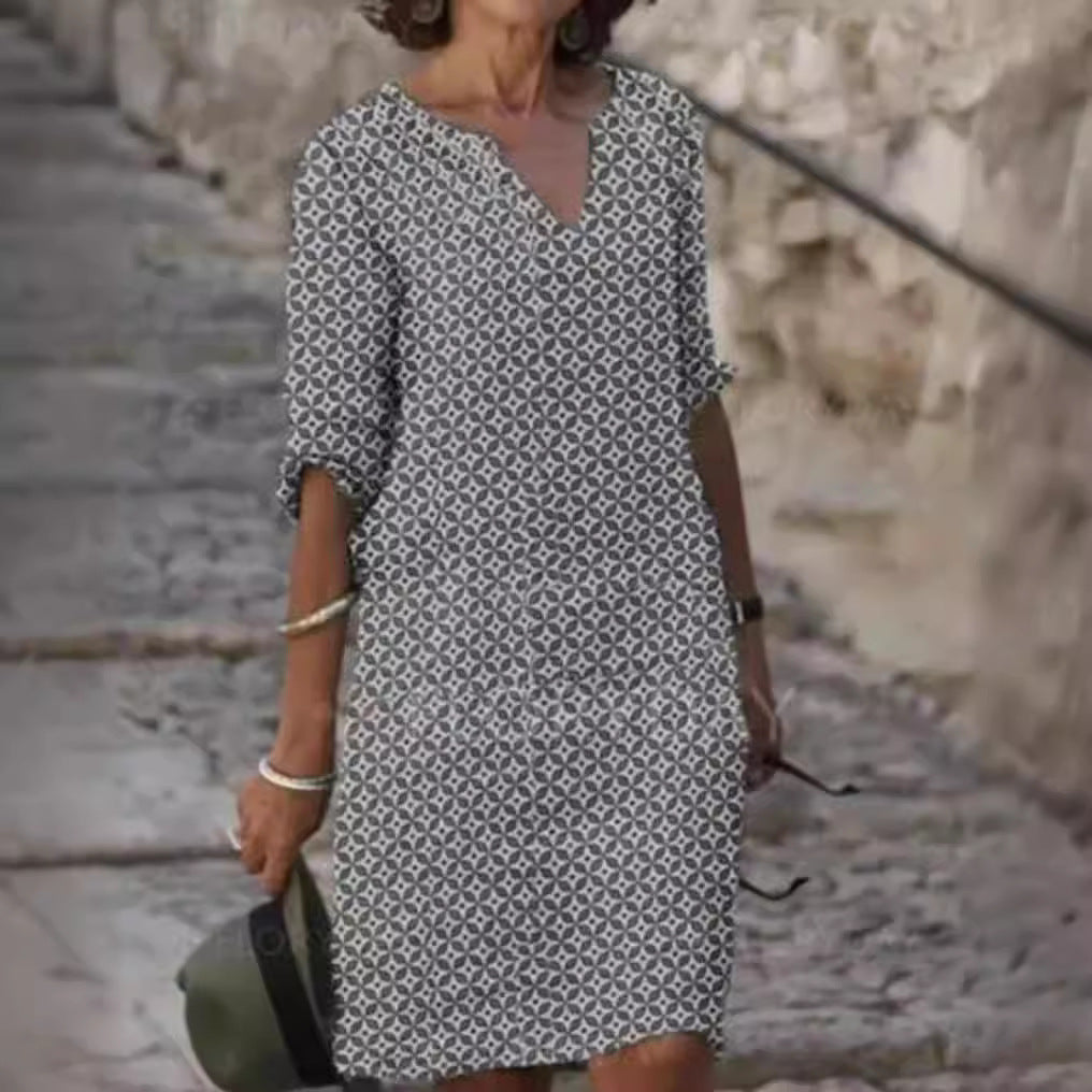Casual midi dress for women with V-neck and practical buttons Lune London