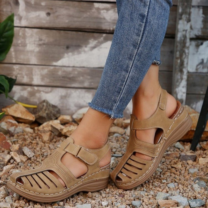 Chic and stylish comfortable leisure sandals for women