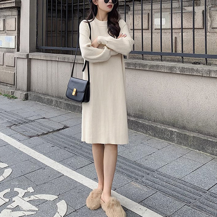 Elegant knitted dress for women with vertical ribbed design Lune London