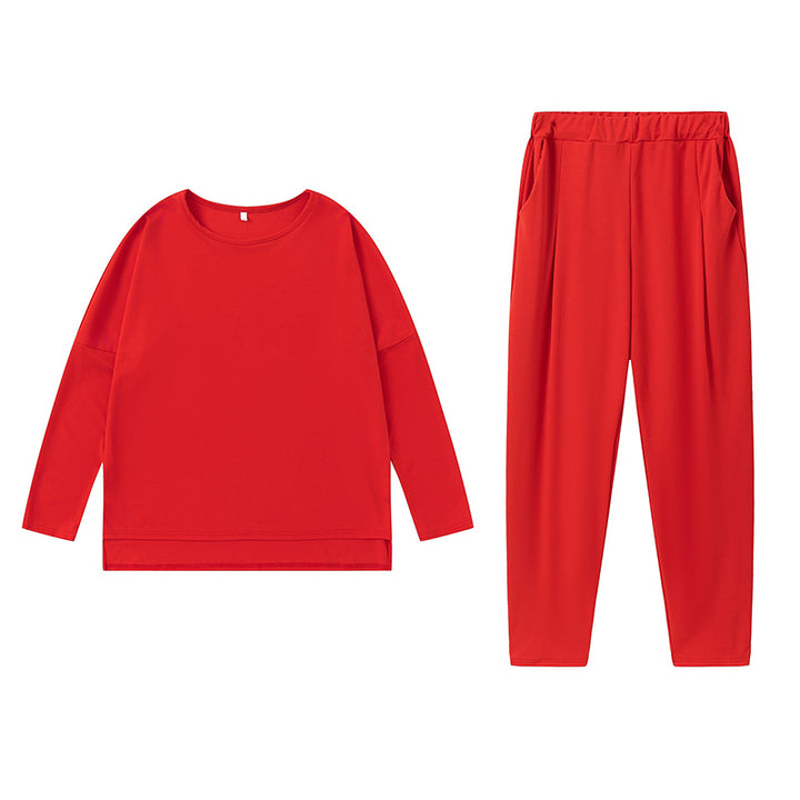Sport leisure set for women with a soft material and a loose fit Lune London