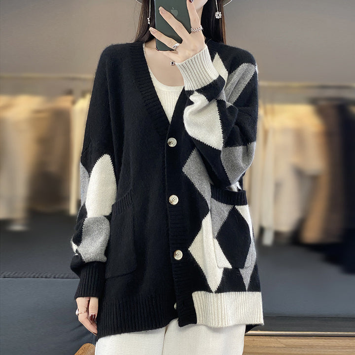 Women's chunky knit jacket with a modern plaid pattern and practical pockets Lune London