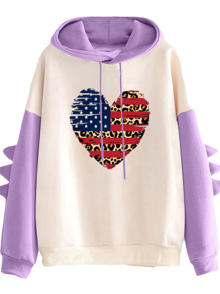 Women's hoodie with unique heart design and trendy details Chic & Stil