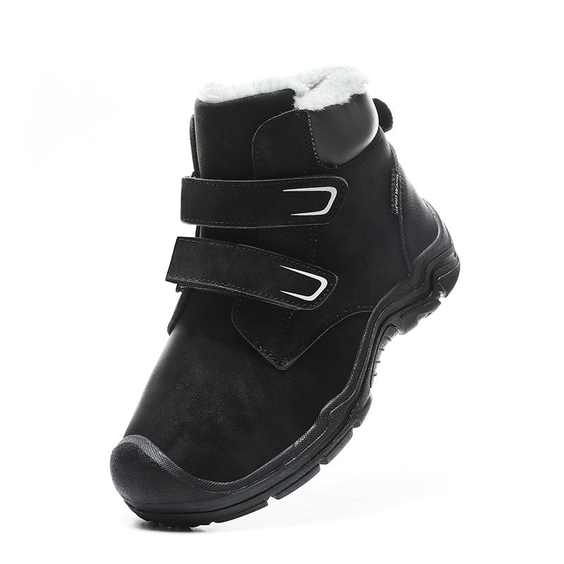 Insulated winter boots for women with practical Velcro closure Lune London