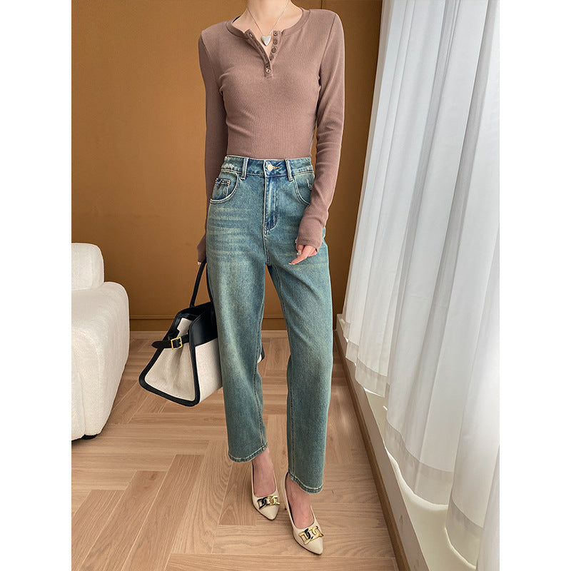 Women's High-Waisted Jeans in Vintage Style Chic & Stil