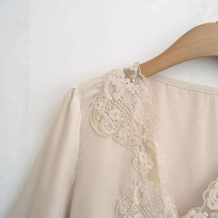 Elegant ladies blouse with lace accents Lune London