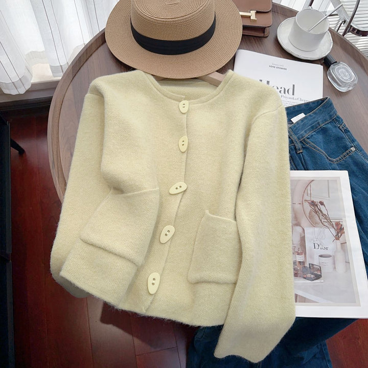 Cardigan pour femmes confortable avec des coutures décoratives Chic & Stil