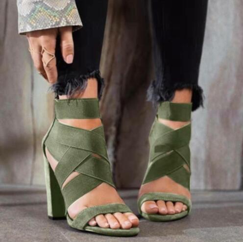 Women's sandals with elegant straps and a chic block heel