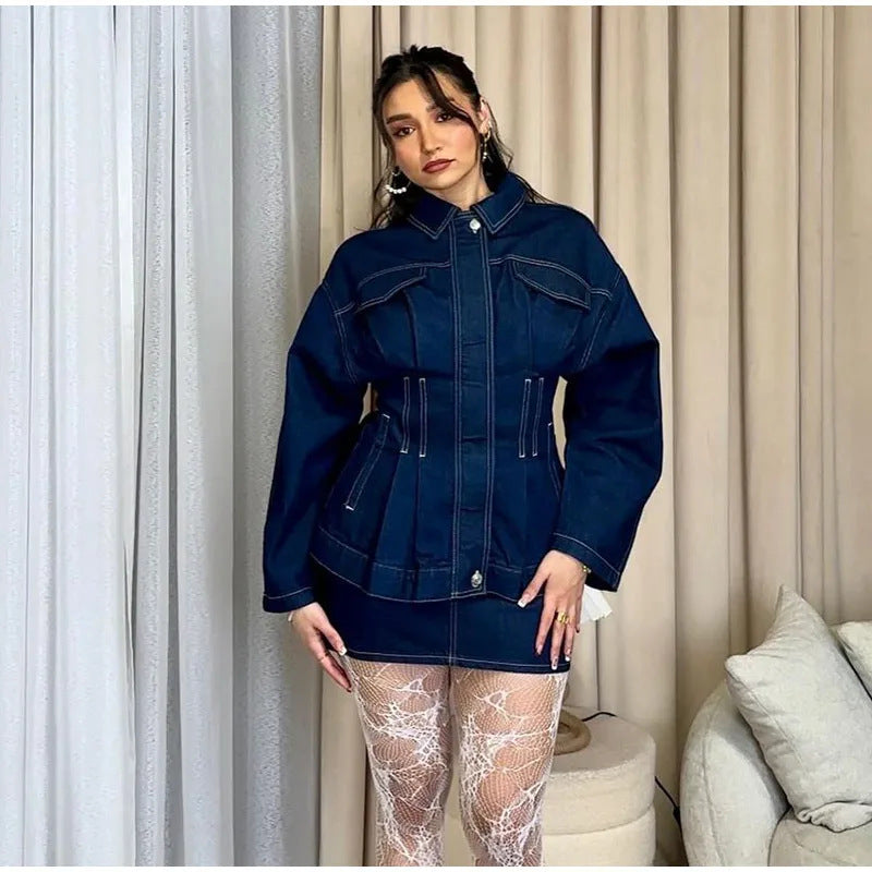 Veste en jean stylée pour femmes avec des manches larges et un design ajusté Chic & Stil