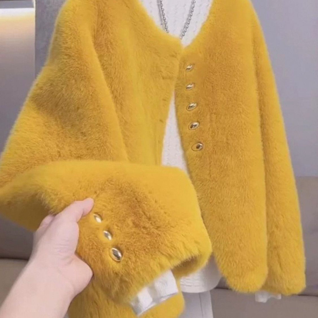 Veste douce pour femme avec détails de boutons dorés Chic & Stil