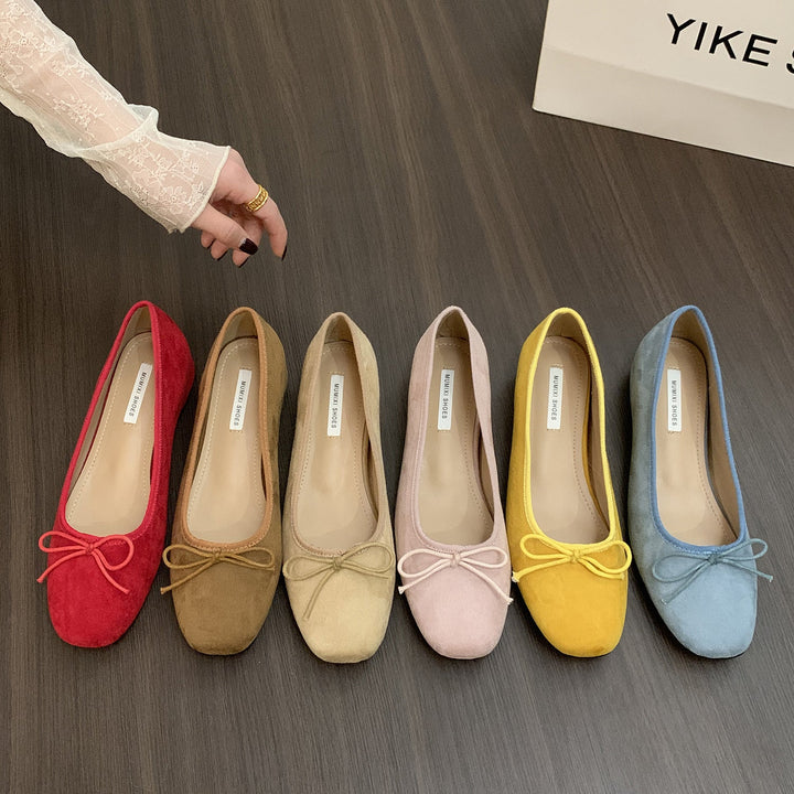 Women's ballerinas with delicate bow detail and velvety surface texture Lune London