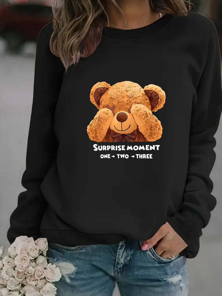Women's sweatshirt with cute bear design and modern lettering Chic & Stil