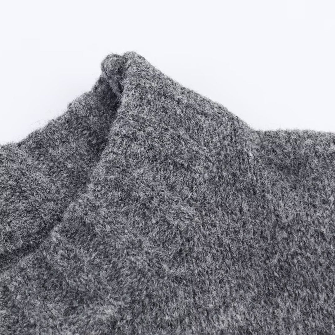 Casual round pullover for women with textured surface and dropped shoulders Lune London
