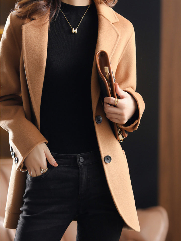 Elegant wool jacket for women with classic lapels and structured fit Lune London