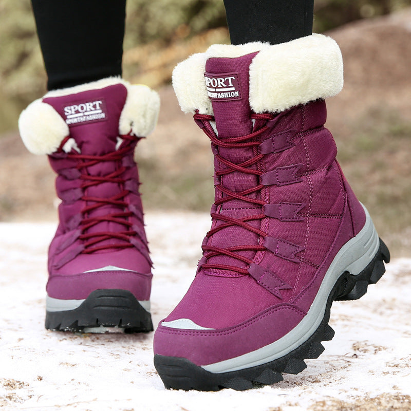 Women's winter boots with cozy faux fur collar and non-slip sole Lune London