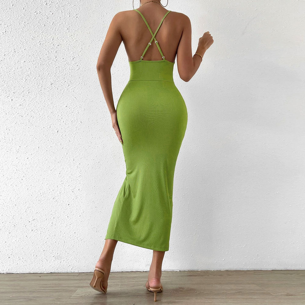 Maxi cut dress for women with an elegant V-neck and a high slit Chic & Stil