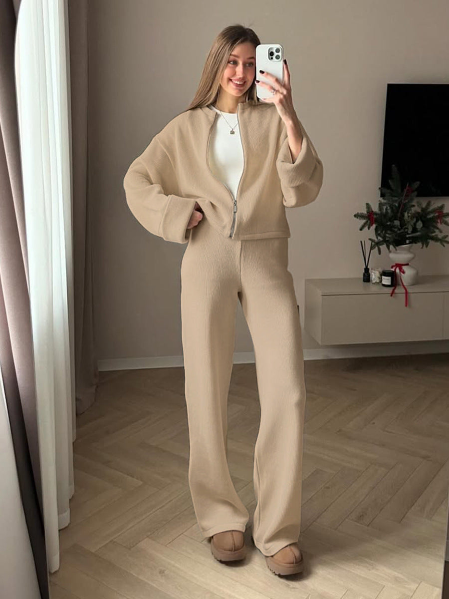 Fashionable and comfortable knitted set for women with a loose fit Lune London