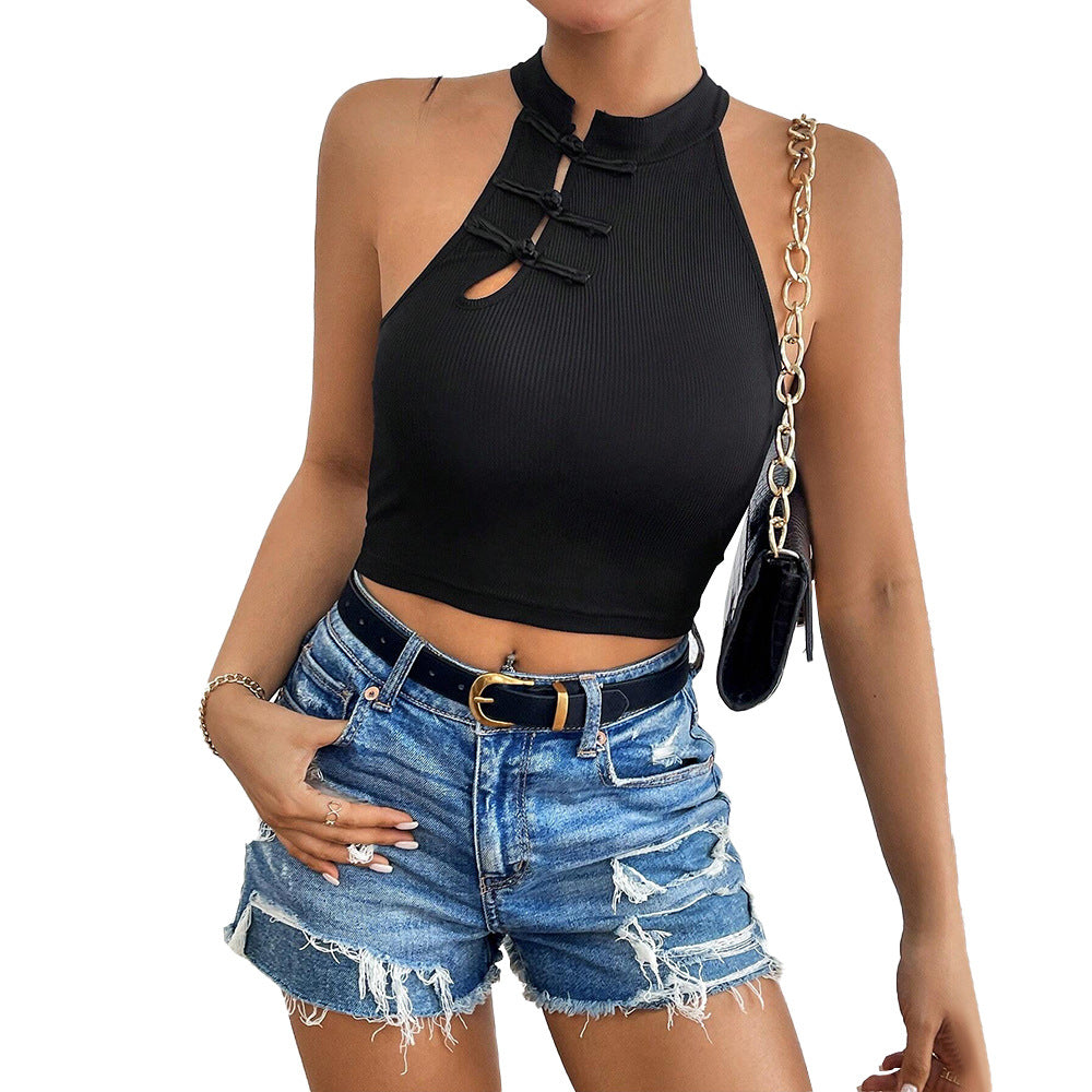 Elegant cropped top for women with practical button placket and high collar Chic & Stil