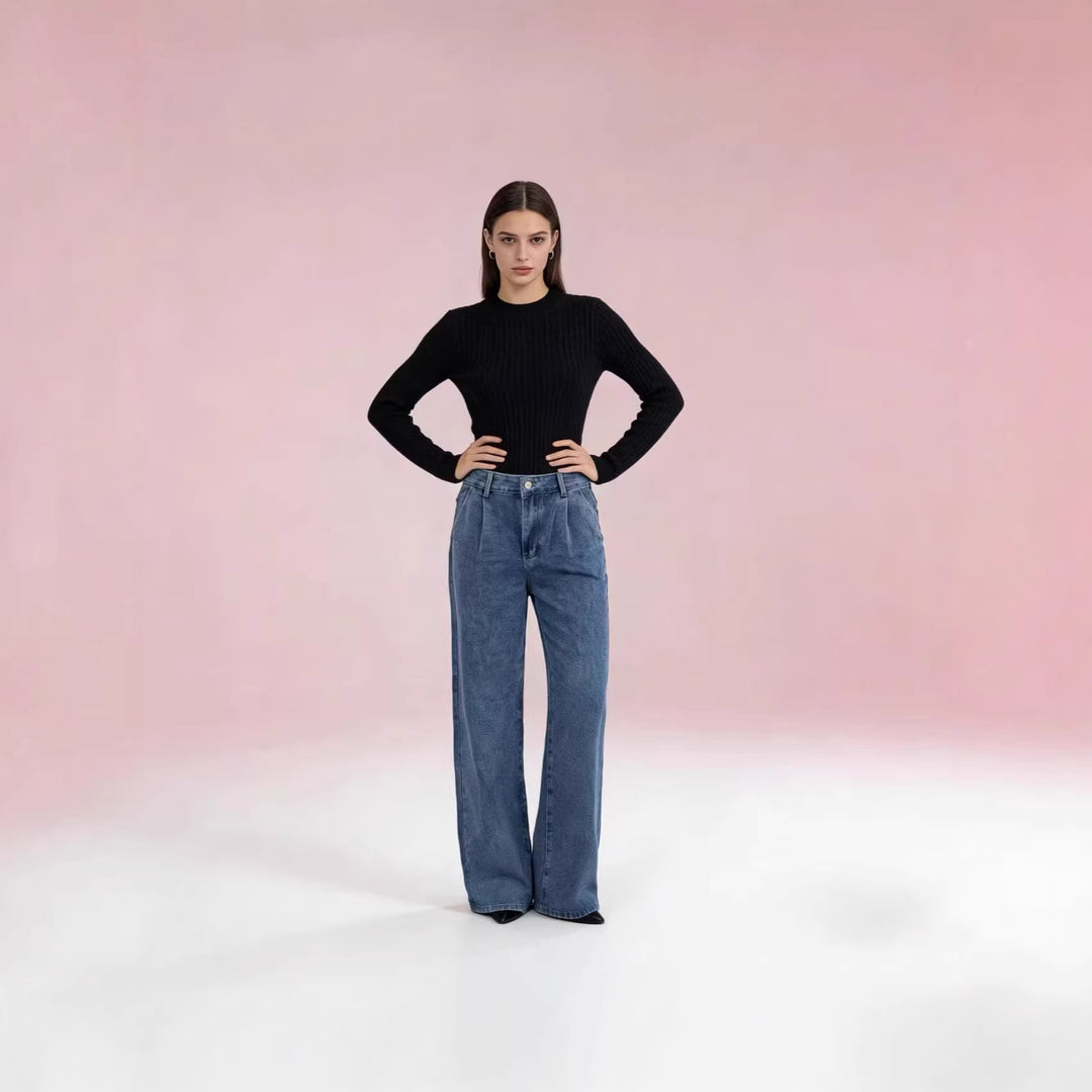 Women high-waisted wide jeans in a casual style with elegant pleating Lune London