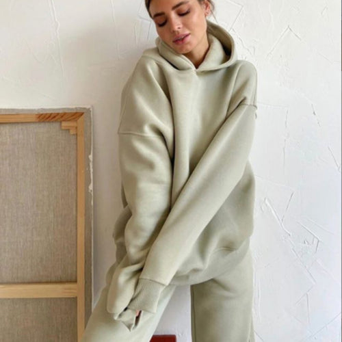 Comfortable women’s hoodie set and chic jogging pants