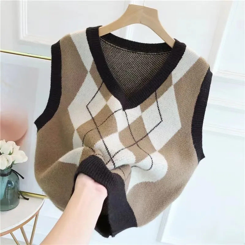 Modern plaid knitted vest for ladies Lune London