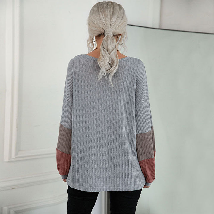Ladies casual V-neck t-shirt with contrast sleeves Lune London
