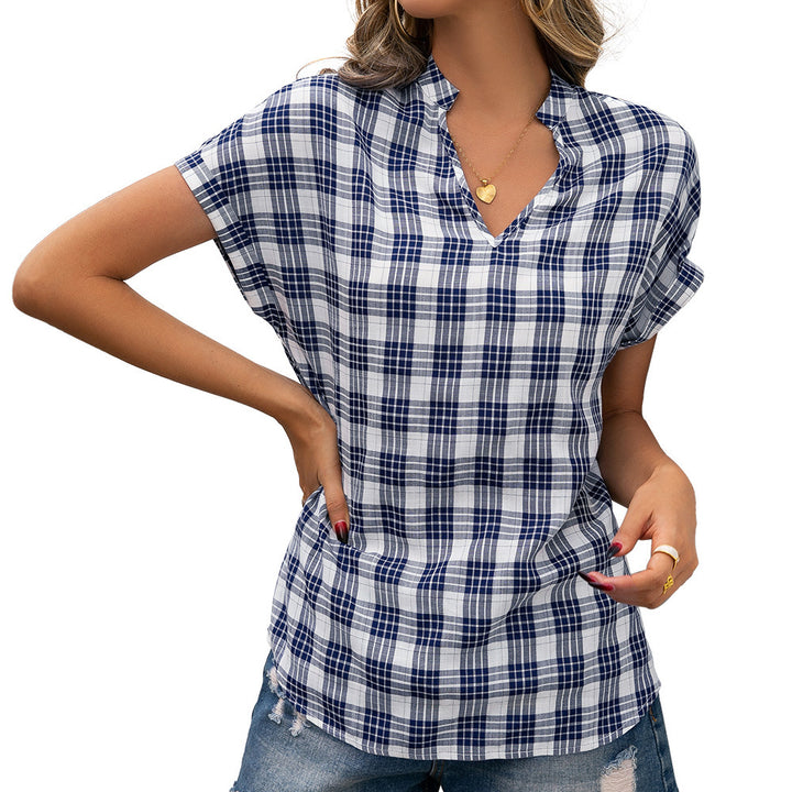 Short-sleeved checkered blouse for women with modern V-neck and relaxed fit Lune London